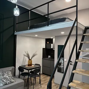 ya-house-budapest.inbudapesthotels.com/